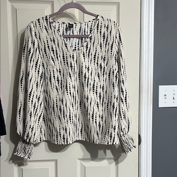SHEIN Tops - SHEIN Black and Cream Patterned Blouse